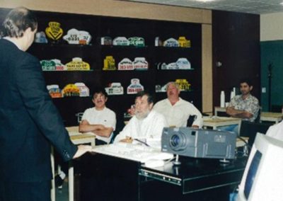 (2025) Le b. a.-ba du métier de chauffeur de taxi. Taxi! Grand dossier. Encyclopédie du MEM.